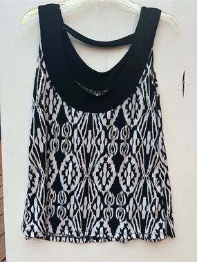 Black & White Printed Scoop Neck Tank Top